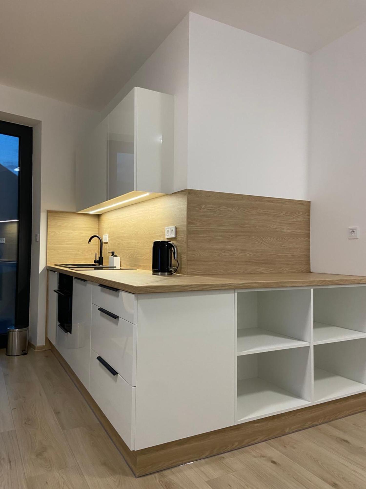 Ar Mykonos Oasis Lägenhet Košice Exteriör bild